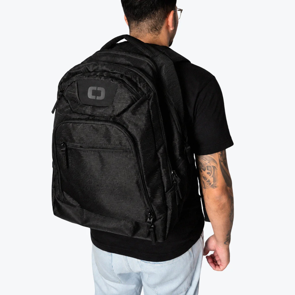 Mochila_Ogio_Excelsior_39L_Black_Stealth